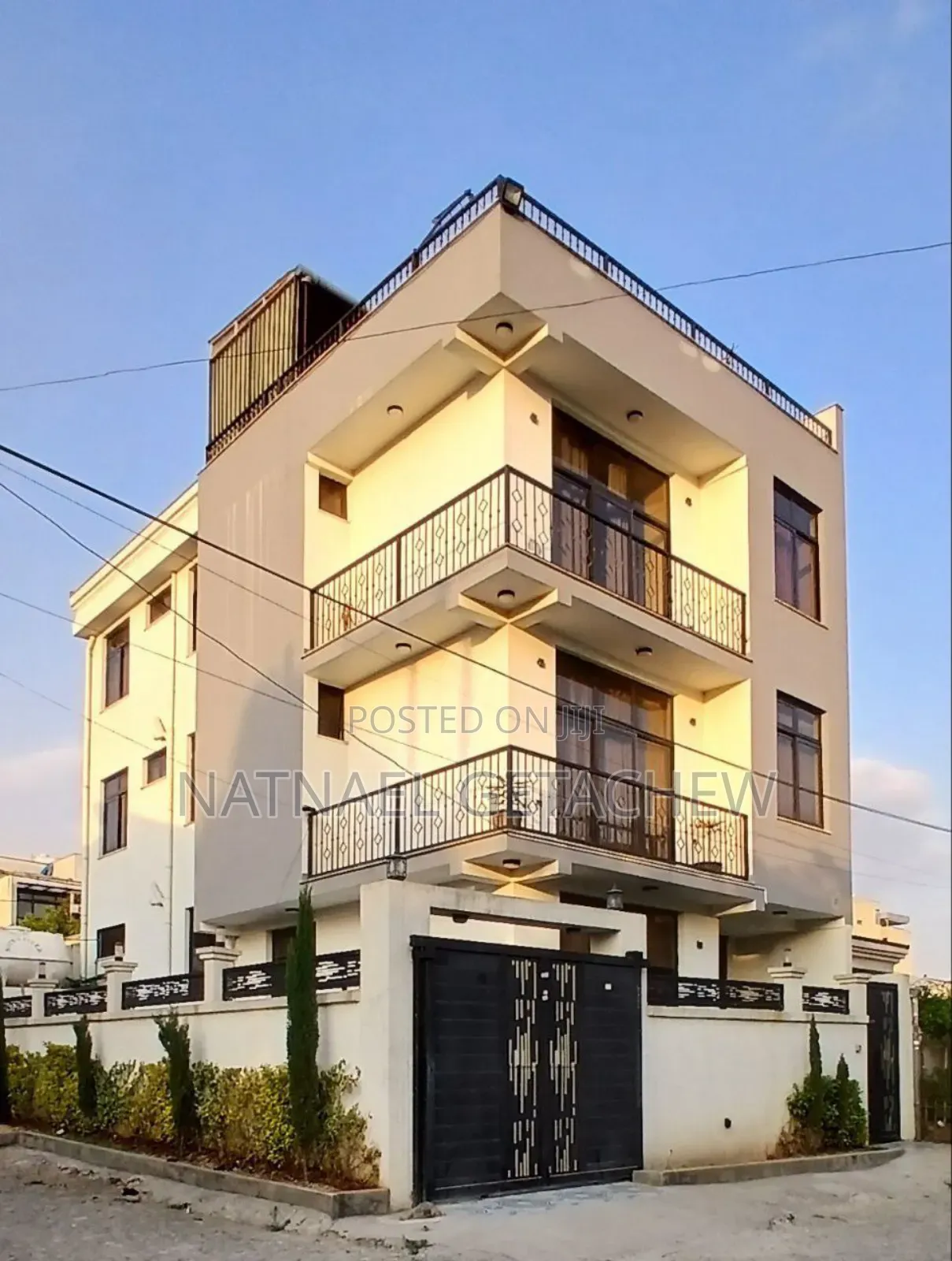 Furnished 8bdrm Villa in Bole for sale