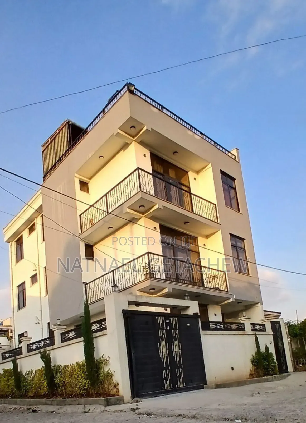 Furnished 8bdrm Villa in Bole for sale