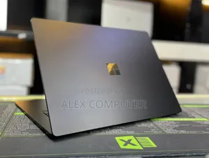 New Laptop Microsoft 16GB Intel Core I7 SSD 512GB
