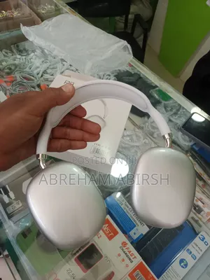 P9 Headset