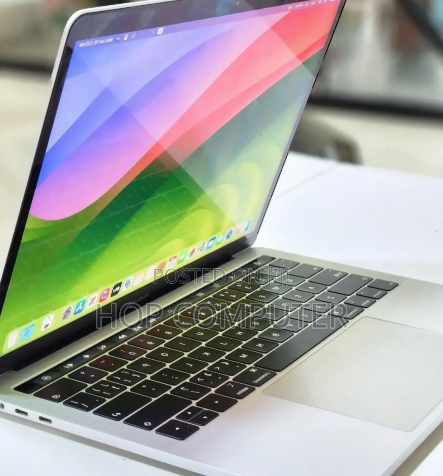 New Laptop Apple MacBook Pro 2018 8GB Intel Core I5 SSD 256GB