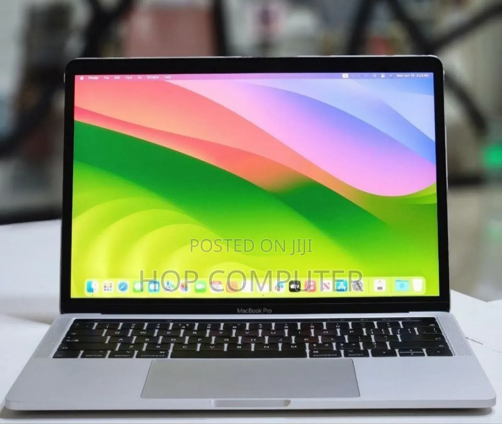 New Laptop Apple MacBook Pro 2018 8GB Intel Core I5 SSD 256GB