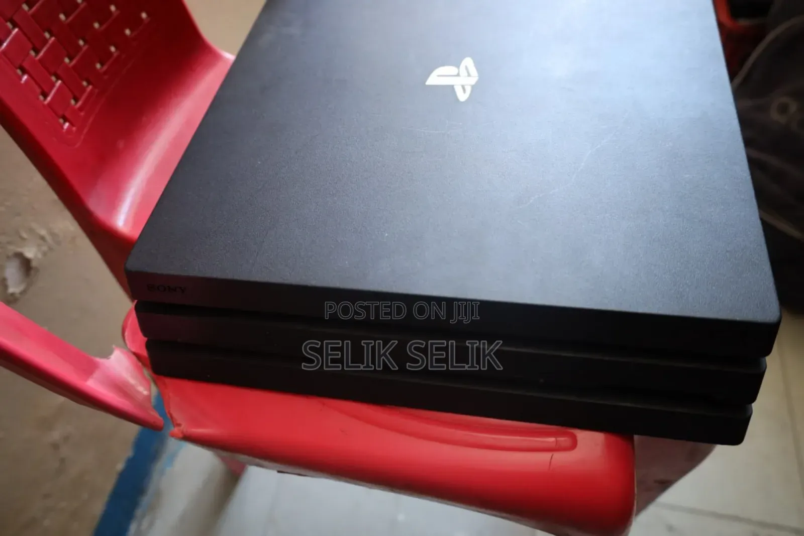 Ps4 ፕሌይሴቴሽን 4 ፕሮ