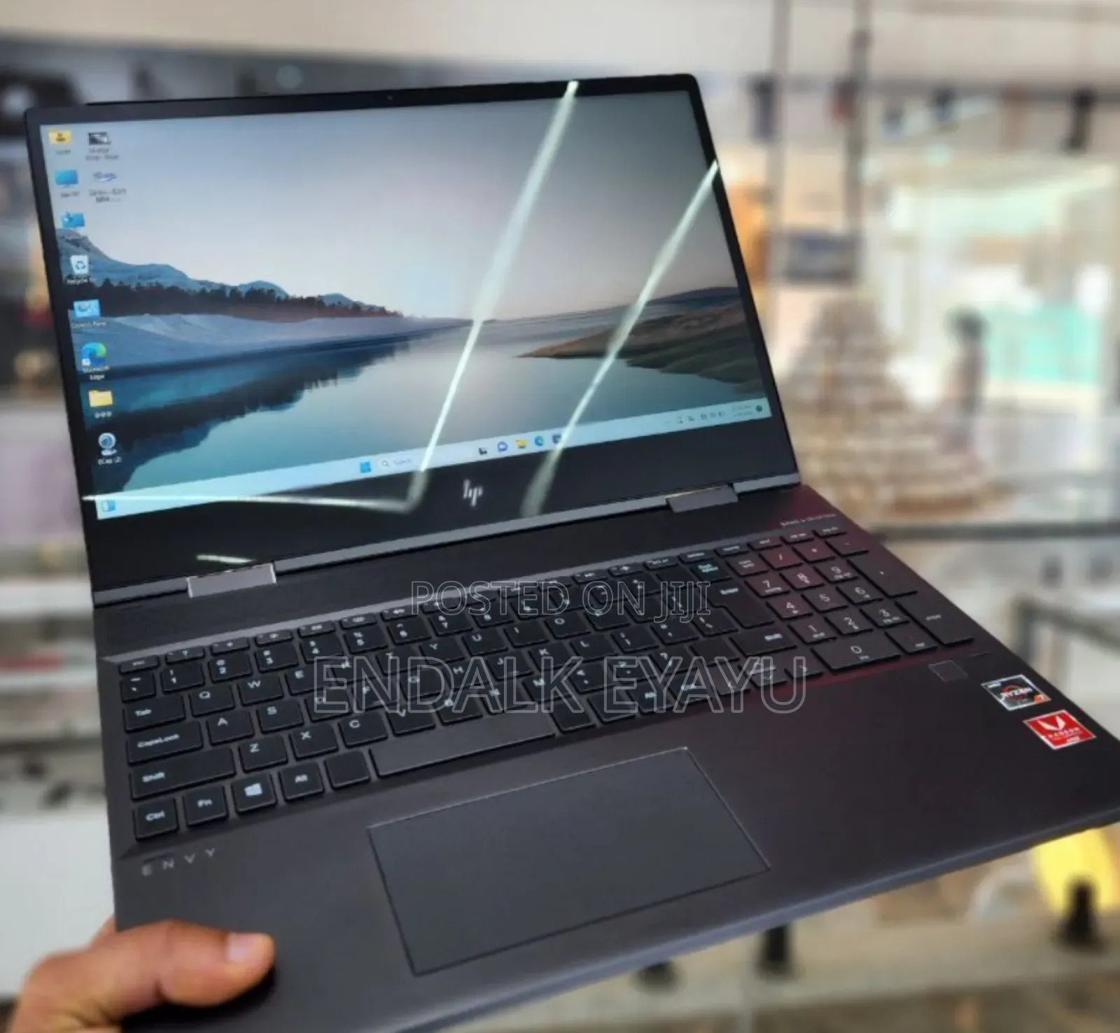 New Laptop HP Envy X360 8GB AMD Ryzen 7 SSD 256GB