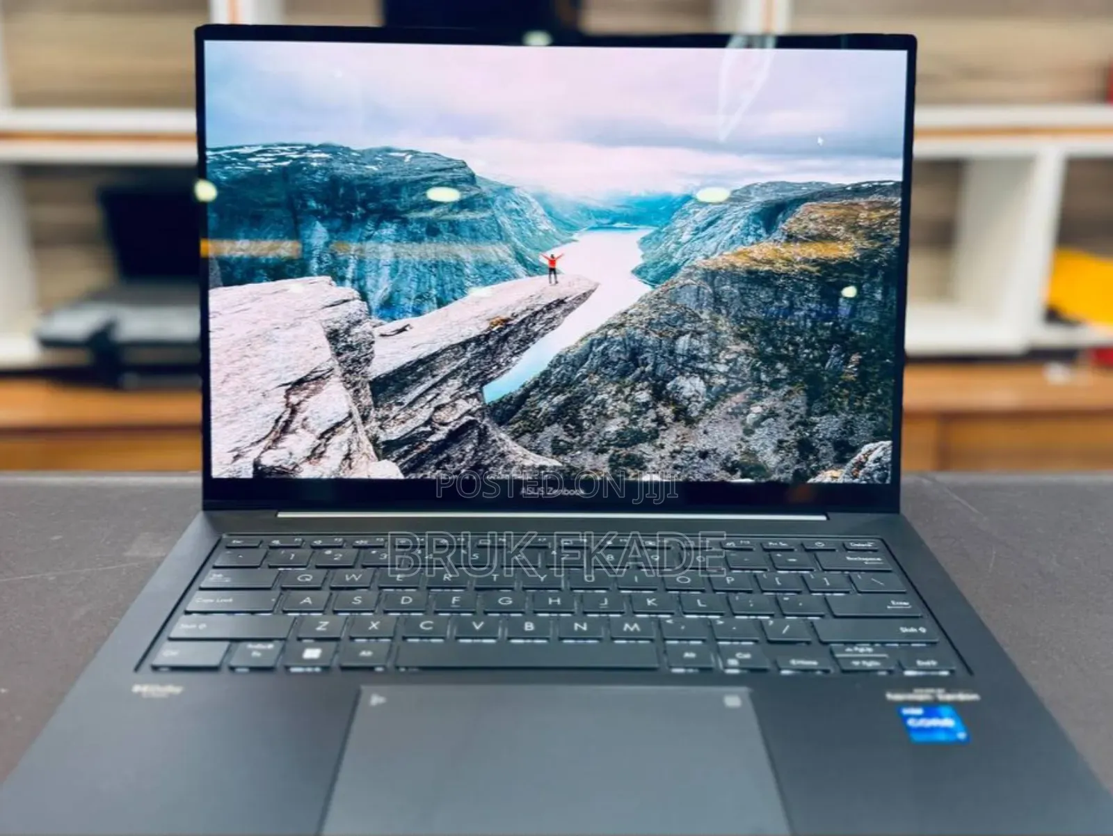 New Laptop Asus Zenbook Duo 14 16GB Intel Core I7 SSD 512GB