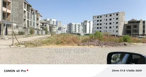 500 ካሬ ባዶ ቦታ በቃሊቲ አለም ባንክ