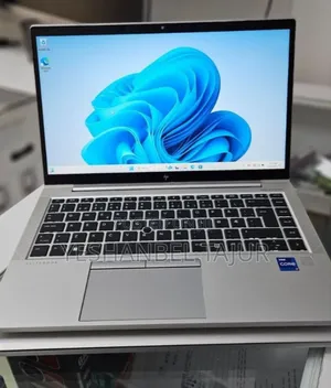 New Laptop HP EliteBook 830 G8 16GB Intel Core I7 SSD 512GB