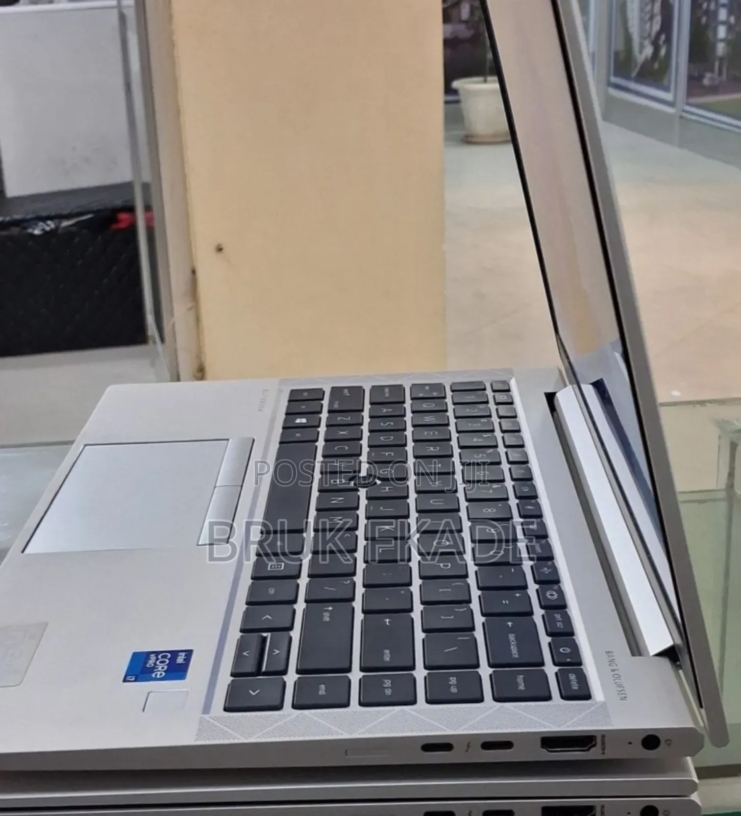 New Laptop HP EliteBook 840 G8 8GB Intel Core I7 SSD 512GB