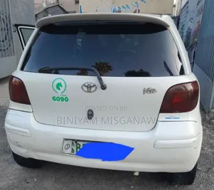 Toyota Vitz 2002 Ivory