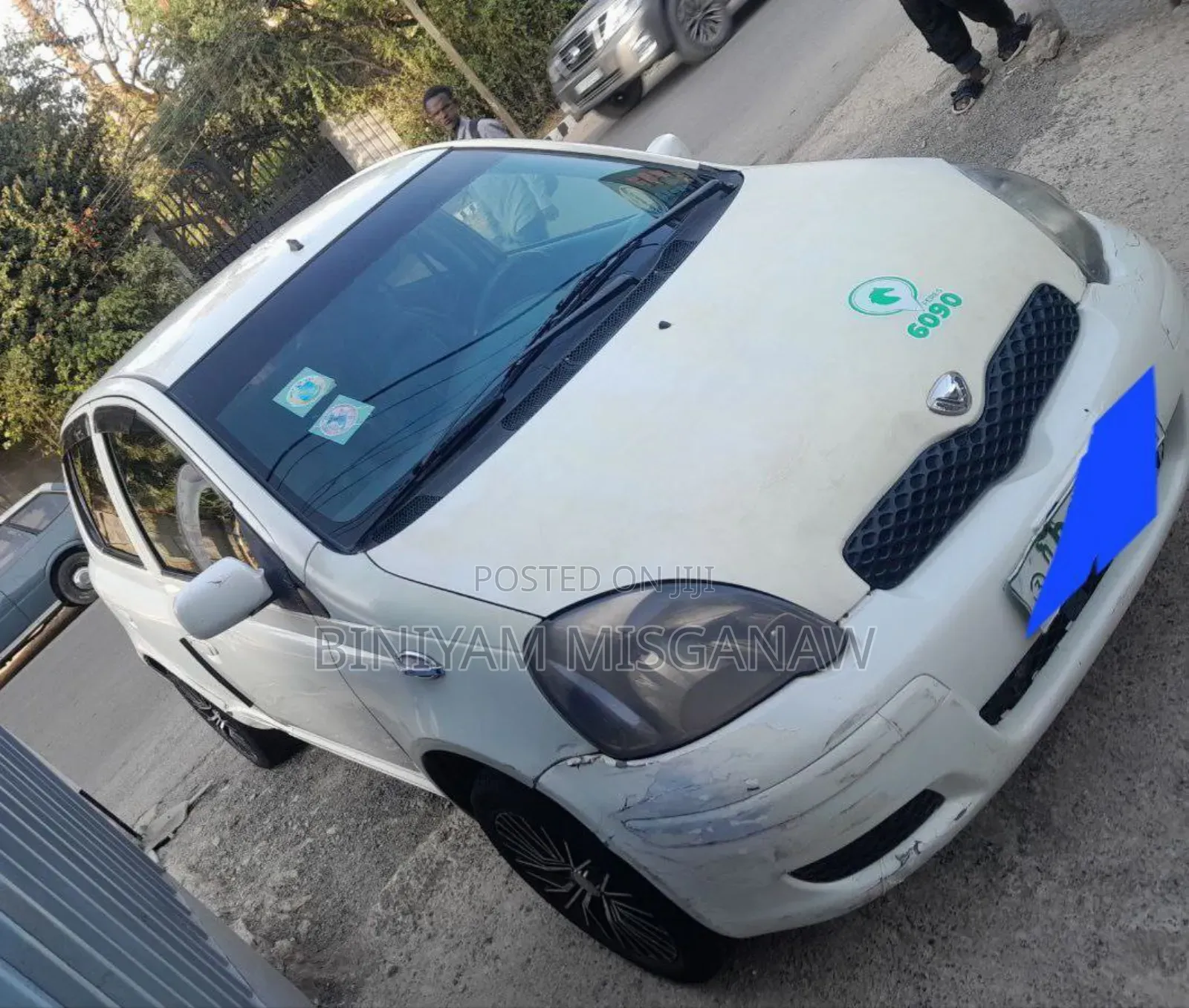 Toyota Vitz 2002 Ivory