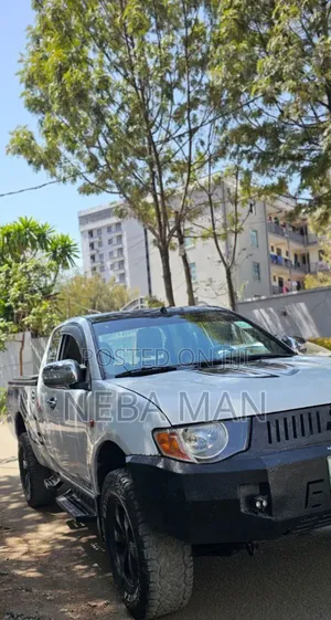 Mitsubishi L200 2008 White