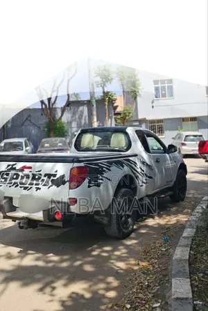 Mitsubishi L200 2008 White