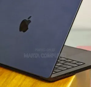 New Laptop Apple MacBook Air 2024 M3 13-Inch 18GB Apple M3 SSD 512GB