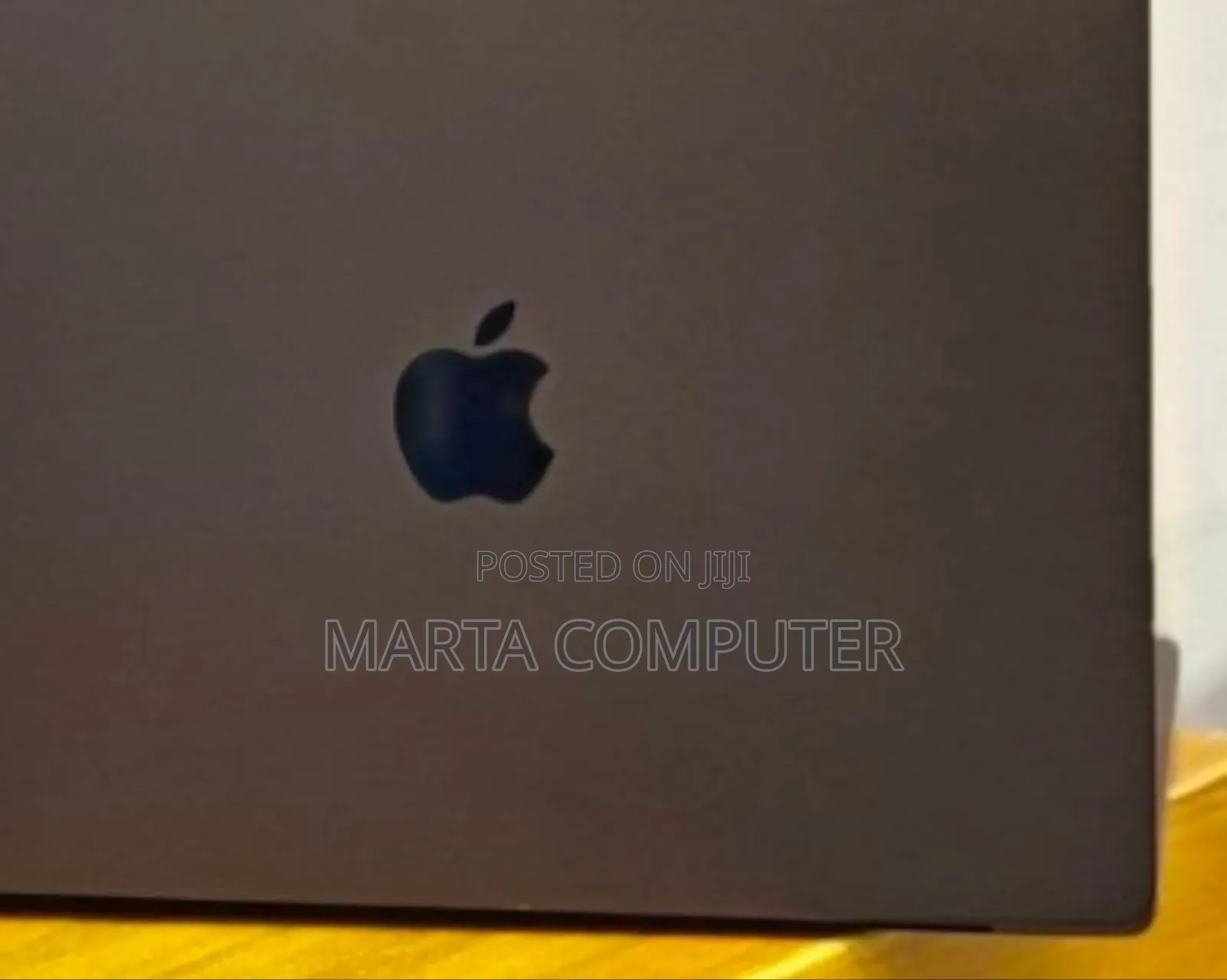 New Laptop Apple MacBook Air 2024 M3 13-Inch 18GB Apple M3 SSD 512GB