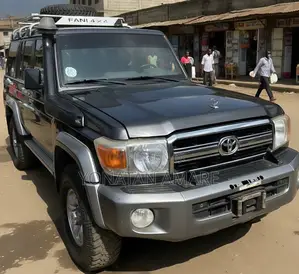 Toyota Land Cruiser 2014 Gray