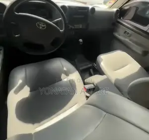 Toyota Land Cruiser 2014 Gray