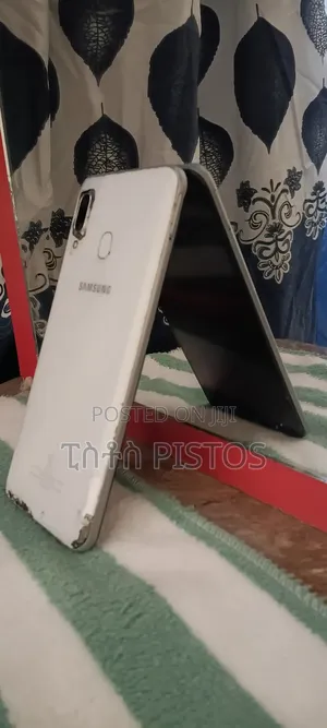 Samsung Galaxy A30 64 GB White