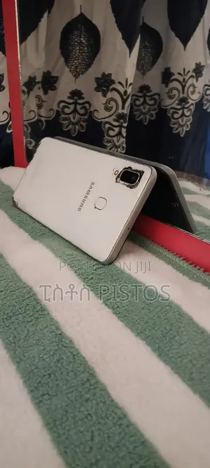 Samsung Galaxy A30 64 GB White