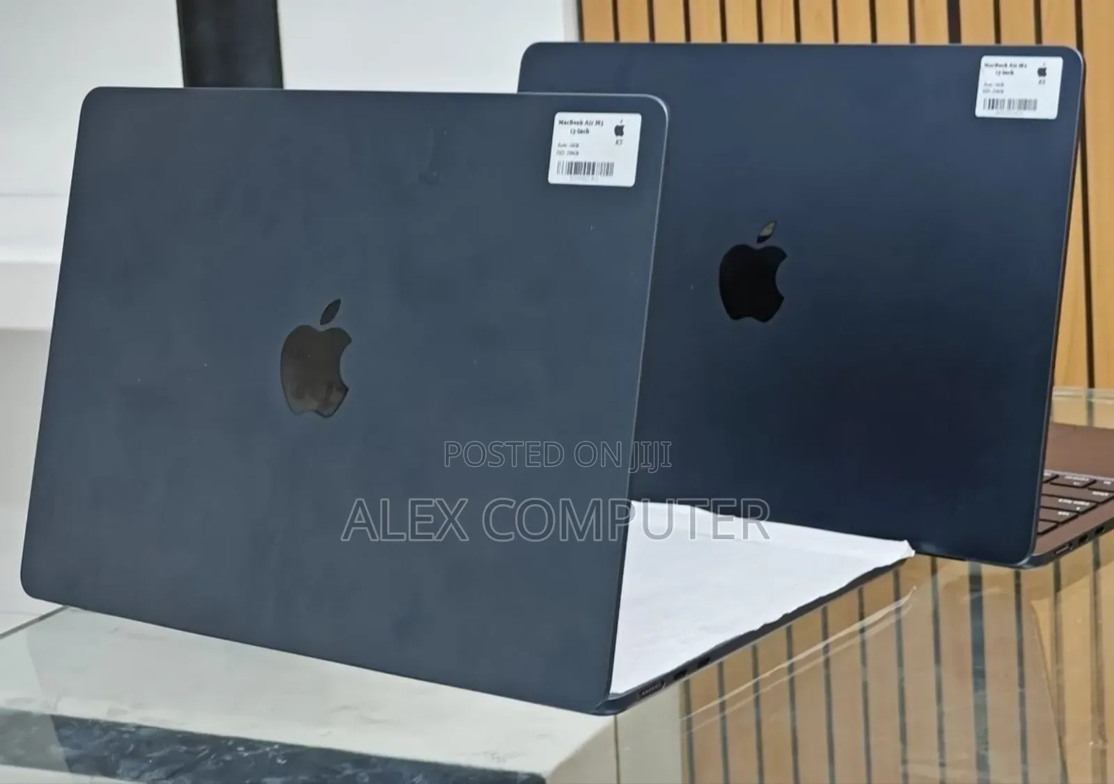 New Laptop Apple MacBook Air 2025 M4 13-Inch 16GB Apple M4 SSD 256GB