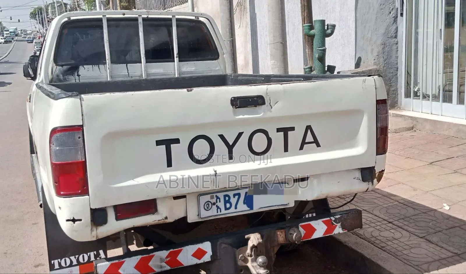 Toyota Hilux 2001 White