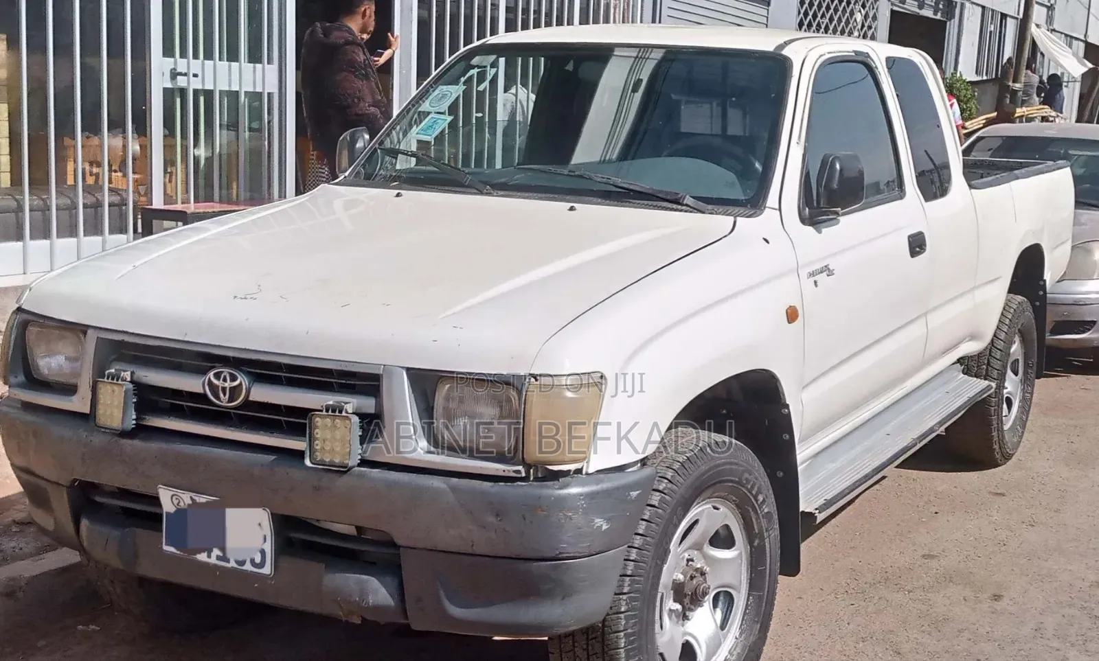 Toyota Hilux 2001 White