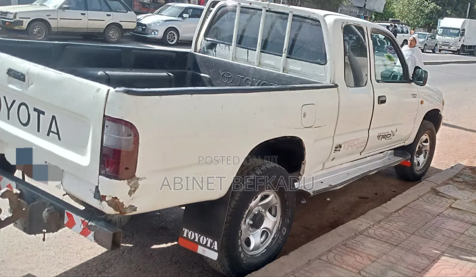 Toyota Hilux 2001 White