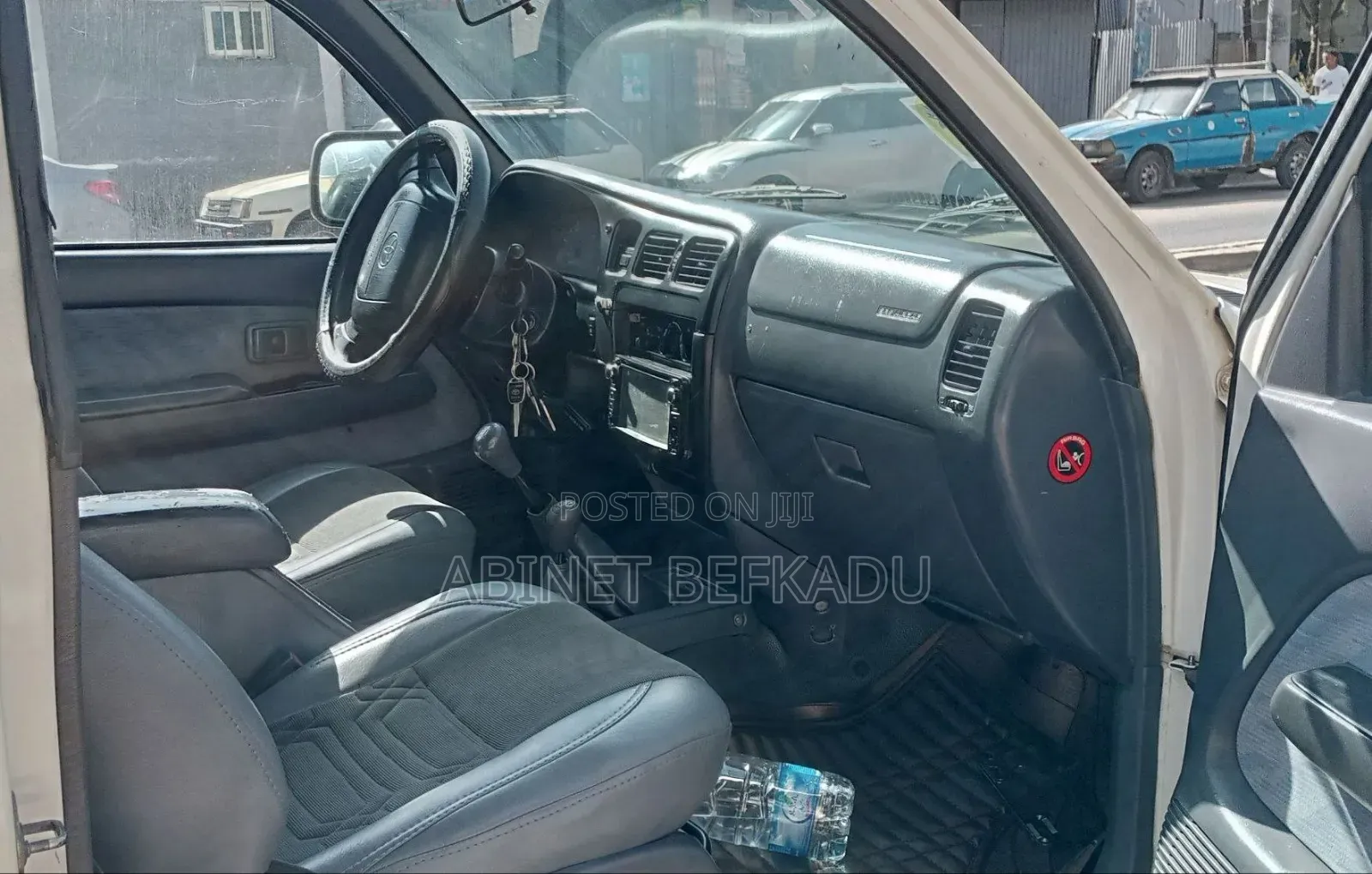 Toyota Hilux 2001 White