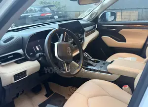 Toyota Highlander Hybrid Limited AWD 2024 White