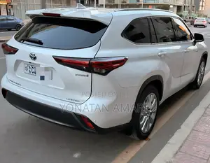 Toyota Highlander Hybrid Limited AWD 2024 White