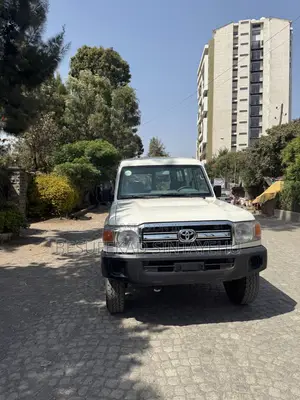 Toyota Land Cruiser 76 Series 2014 White