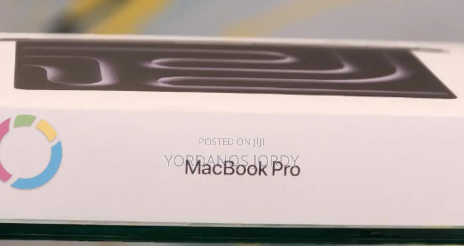 New Laptop Apple Macbook Pro 2025 M5 14-Inch 16GB Apple M5 SSD 512GB