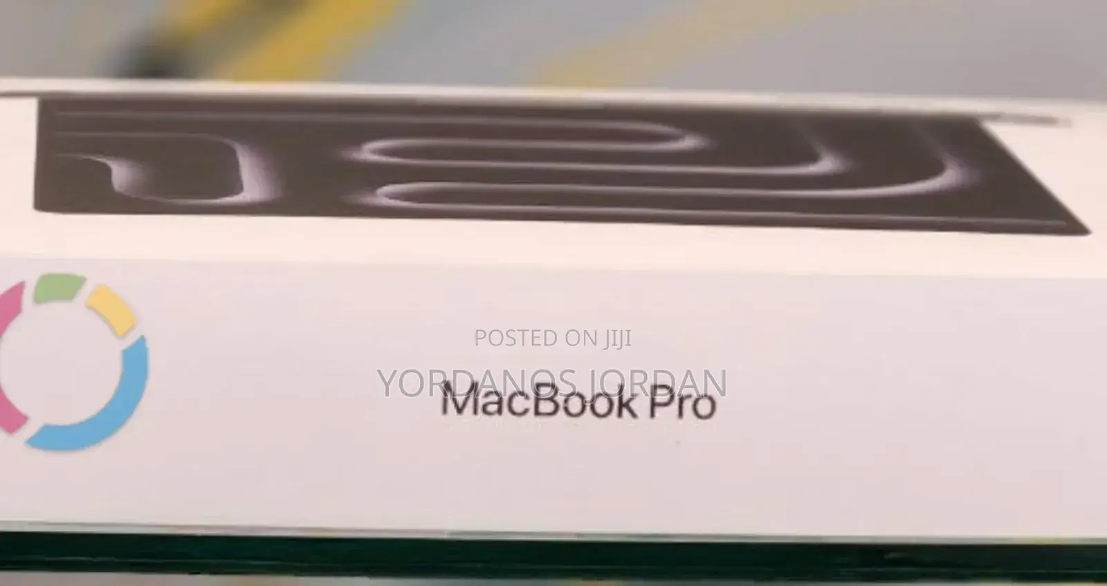 New Laptop Apple Macbook Pro 2025 M5 14-Inch 16GB Apple M5 SSD 512GB