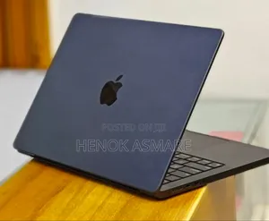 New Laptop Apple MacBook Pro 2023 M3 14-Inch 18GB Apple M3 SSD 512GB