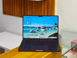 New Laptop Apple MacBook Pro 2023 M3 14-Inch 18GB Apple M3 SSD 512GB