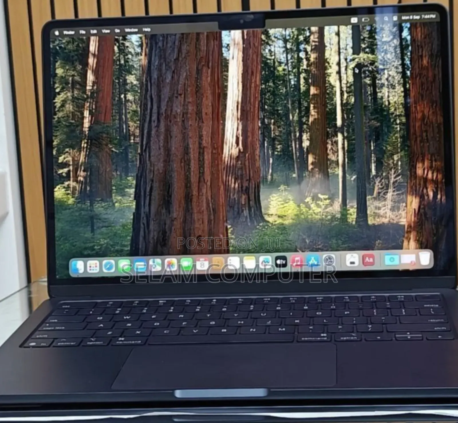 New Laptop Apple MacBook Air 2025 M4 13-Inch 16GB Apple M4 SSD 256GB