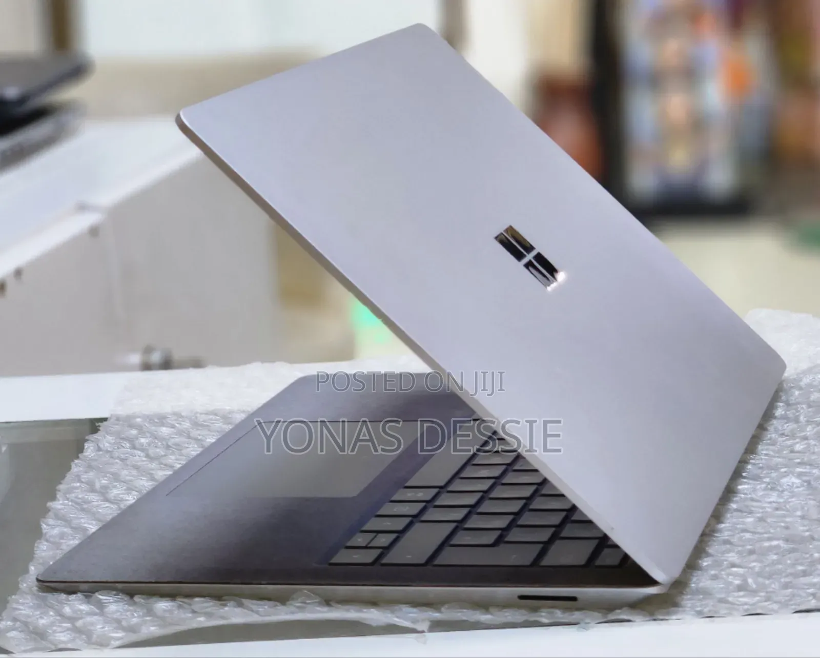 New Laptop Microsoft Surface 8GB Intel Core I5 SSD 512GB