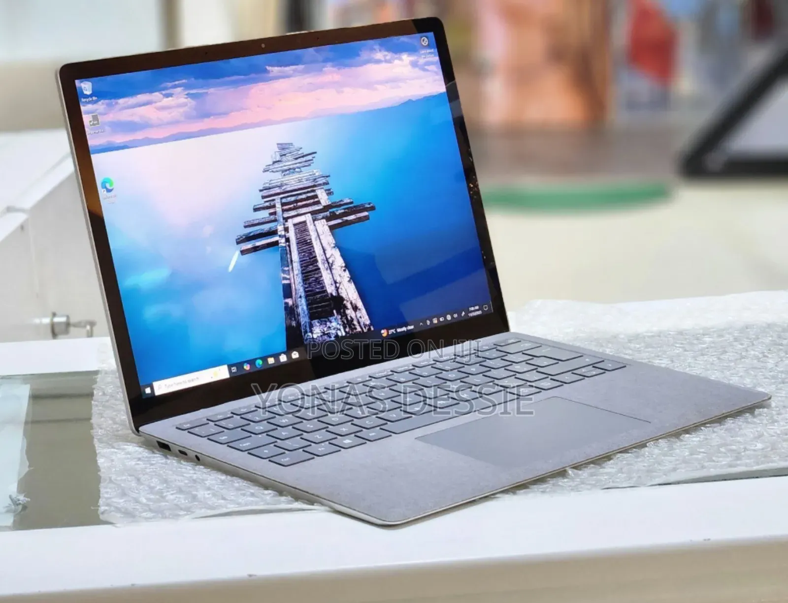 New Laptop Microsoft Surface 8GB Intel Core I5 SSD 512GB