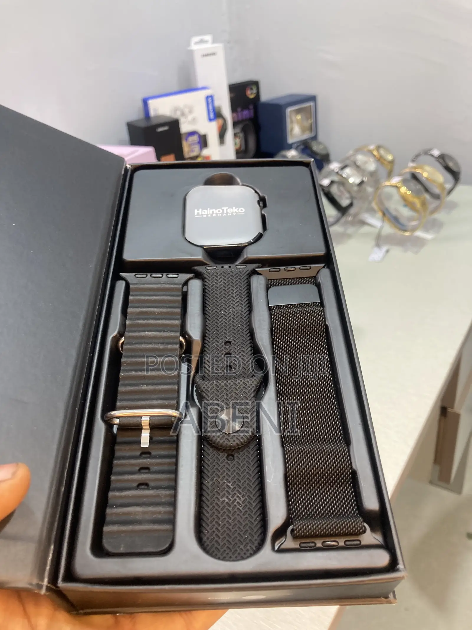 Series 10 . Jet Black