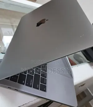 New Laptop Apple MacBook Pro 2017 16GB Intel Core I5 SSD 256GB