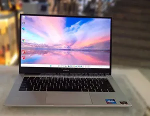 New Laptop Howard 8GB AMD Ryzen 7 SSD 512GB