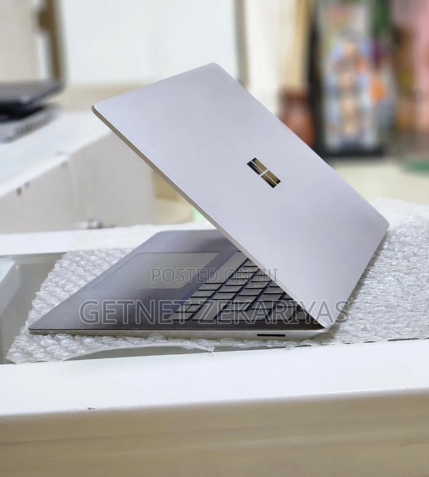 New Laptop Microsoft Surface 8GB Intel Core I5 SSD 512GB