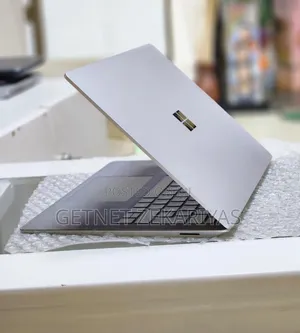 New Laptop Microsoft Surface 8GB Intel Core I5 SSD 512GB