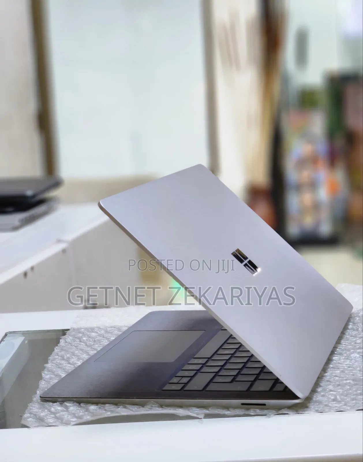 New Laptop Microsoft Surface 8GB Intel Core I5 SSD 512GB