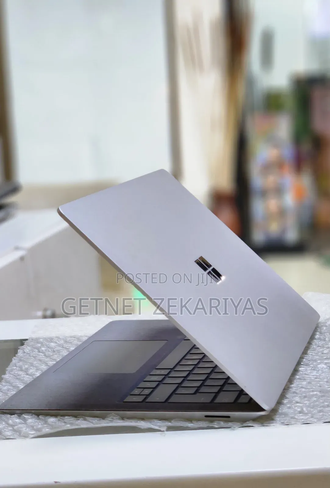 New Laptop Microsoft Surface 8GB Intel Core I5 SSD 512GB