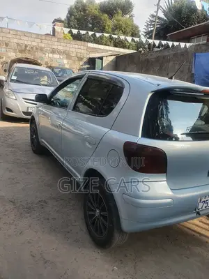 Toyota Vitz 2004 Blue