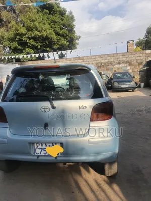 Toyota Vitz 2004 Blue