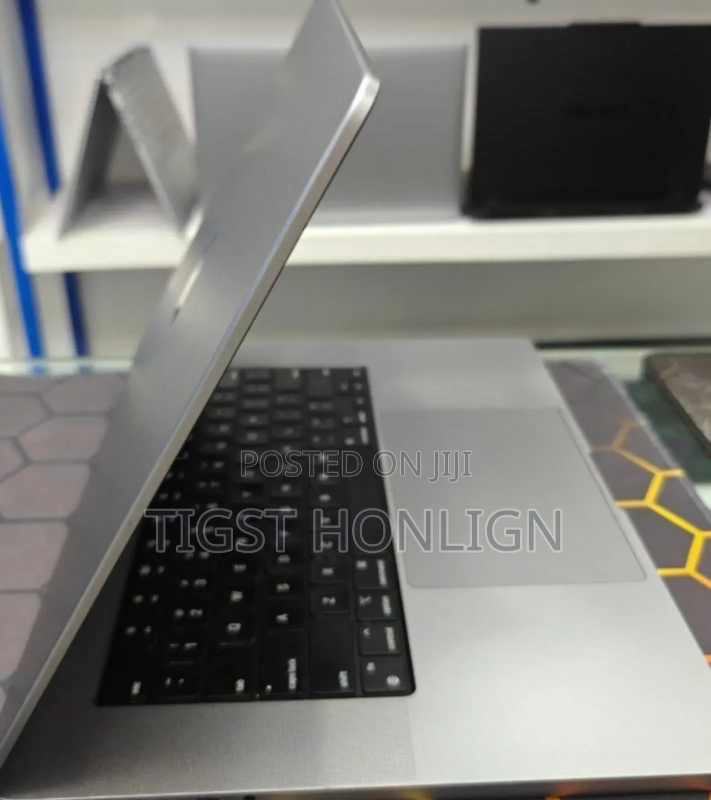 New Laptop Apple MacBook Pro 16GB Apple M1 Pro SSD 512GB