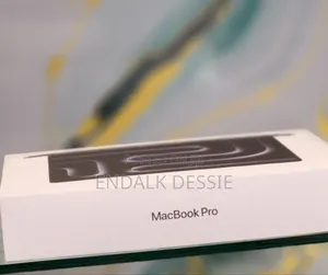 New Laptop Apple Macbook Pro 2025 M5 14-Inch 16GB Apple M5 SSD 512GB