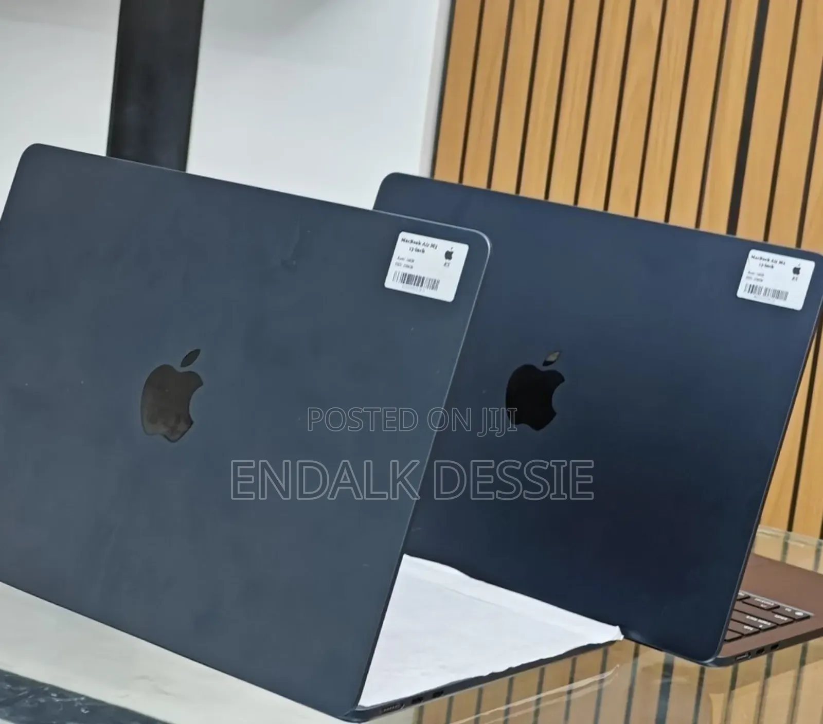 New Laptop Apple MacBook Air 2025 M4 13-Inch 16GB Apple M4 SSD 256GB