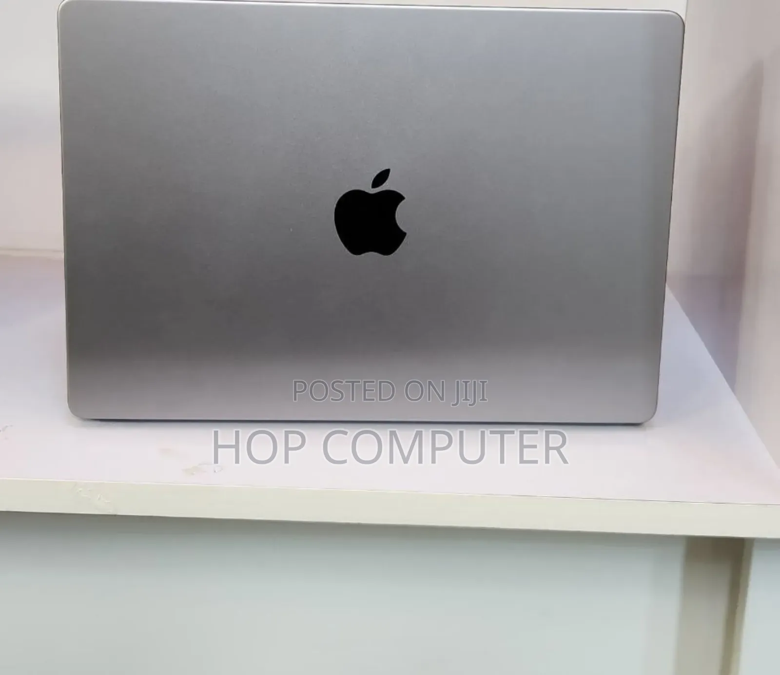 New Laptop Apple MacBook Pro M1 16GB Apple M1 Pro SSD 512GB